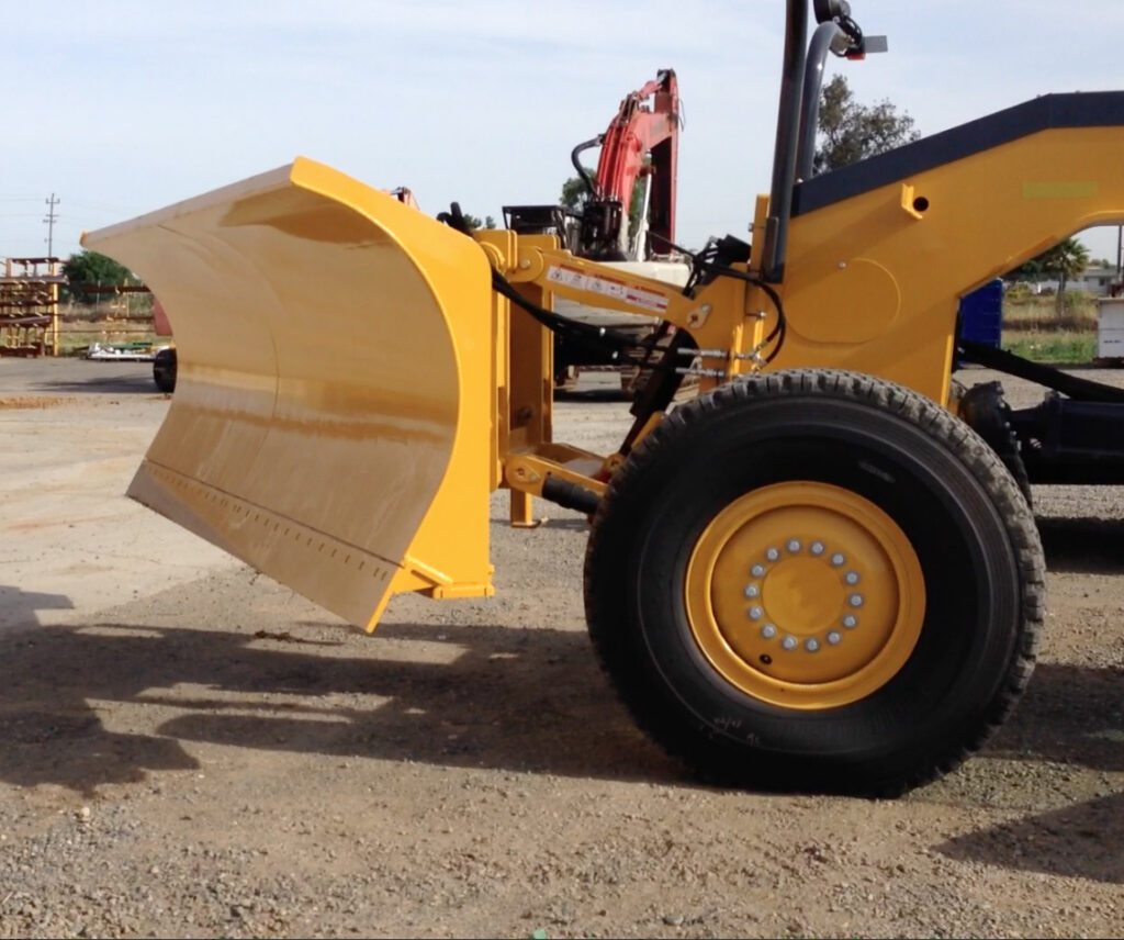 Henke-Severe-Duty-Dozer-Blade-on-Location (1)