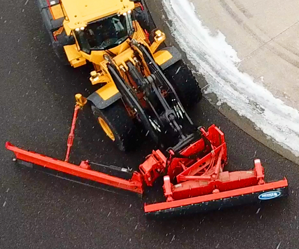 Henke_REL_ReversibleEndLoaderPlowTrueFloatPostlessWingComboWebImage